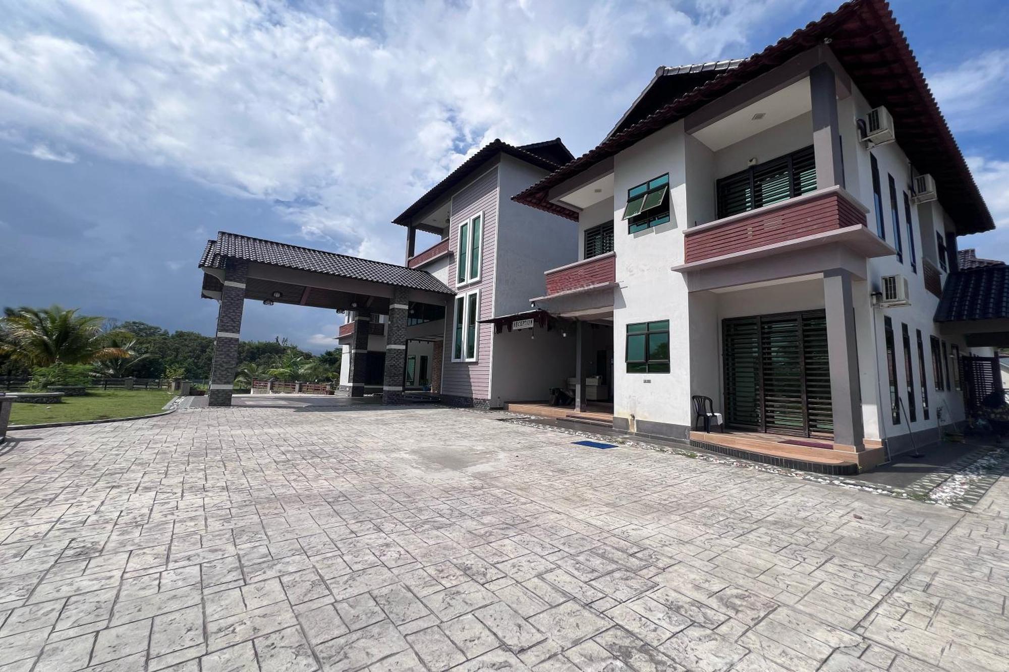 Nurbayu Chalet, Kemaman Kuantan Exterior photo