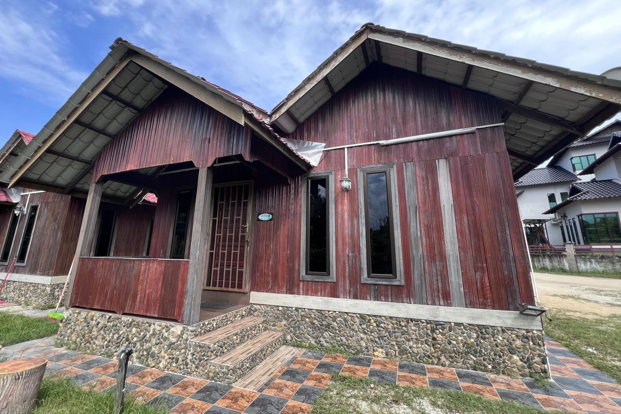 Nurbayu Chalet, Kemaman Kuantan Exterior photo