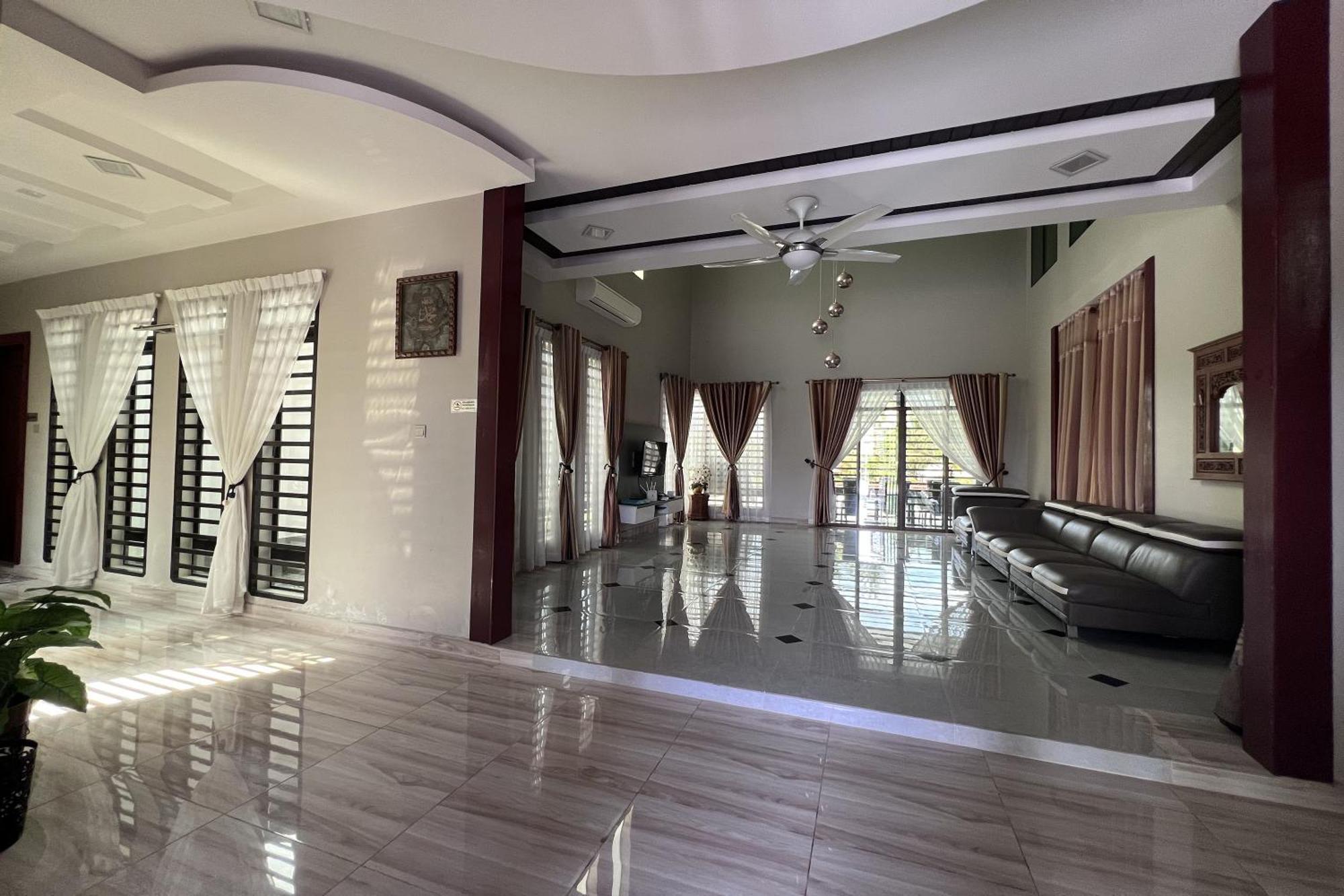 Nurbayu Chalet, Kemaman Kuantan Exterior photo