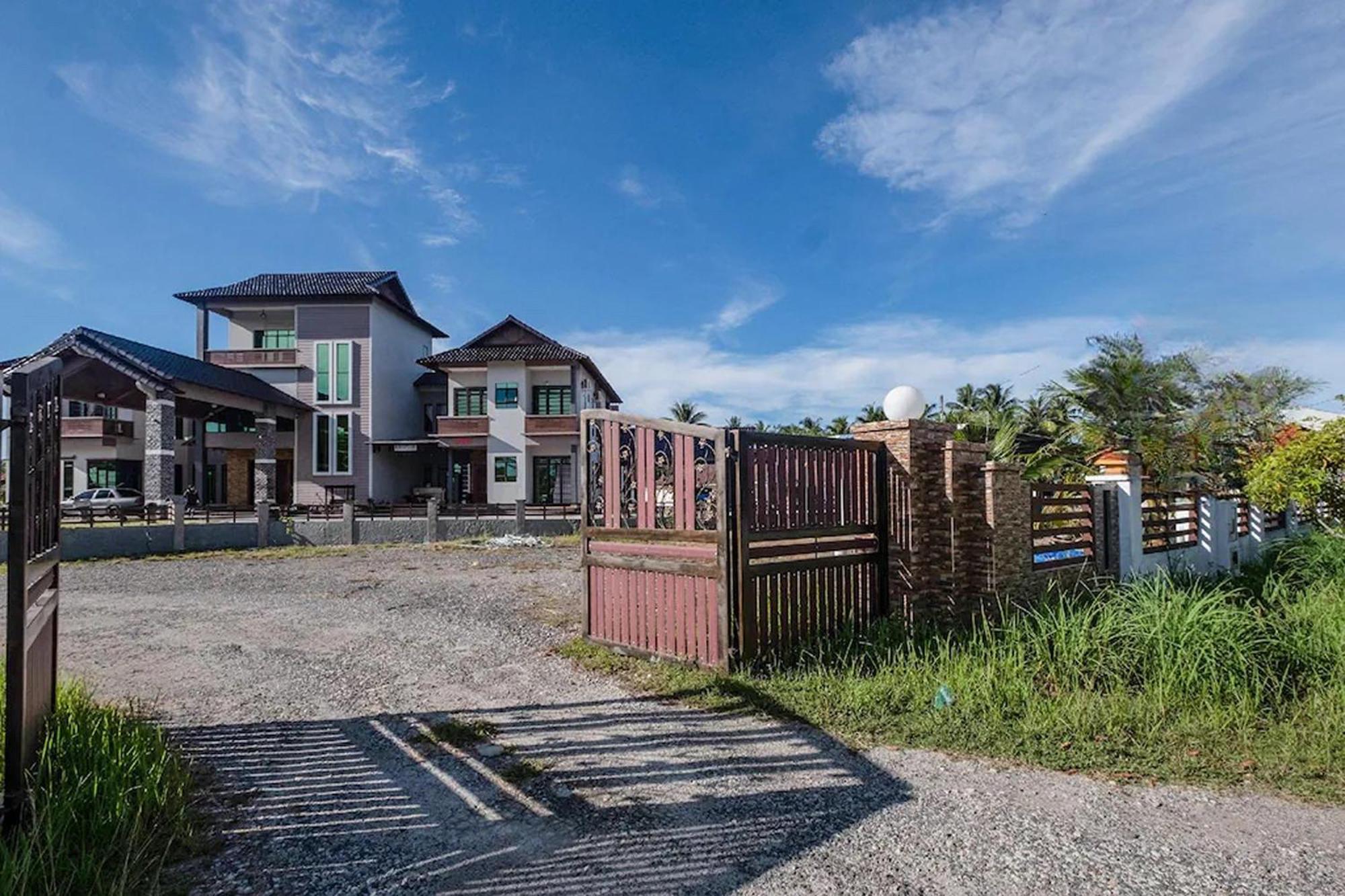 Nurbayu Chalet, Kemaman Kuantan Exterior photo