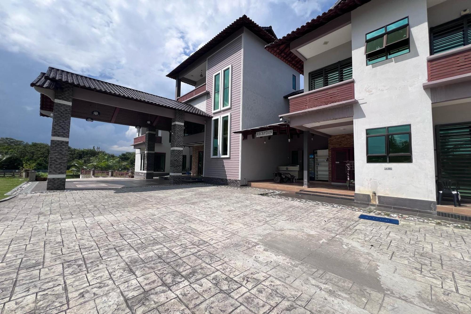 Nurbayu Chalet, Kemaman Kuantan Exterior photo